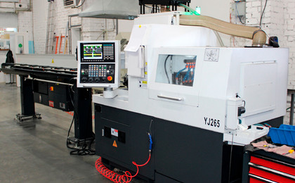 Автоматический токарный станок продольного точения